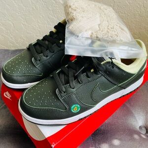 Nike dunk low “Avocados “ women’s size 7